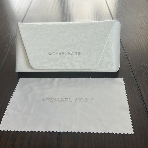 Authentic Michael Kors Sunglasses - Picture 5 of 5